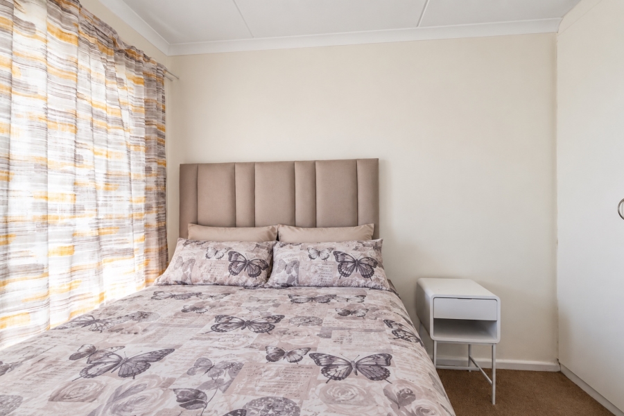 To Let 2 Bedroom Property for Rent in Buh Rein Estate Western Cape
